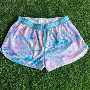 UNDER ARMOUR Athletic Shorts size x large youth